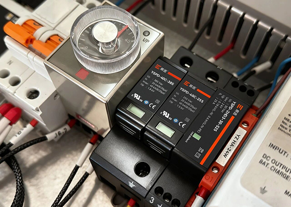 易造浪涌保护器