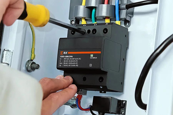 浪涌保护器导线长度>0.5m,且不能用凯文接法怎么办？易造防雷技术解析