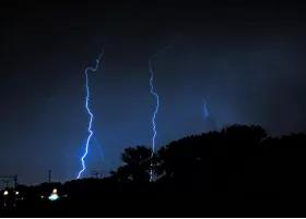 如何选择浪涌保护器—做SPD我们是认真的！【易造防雷】