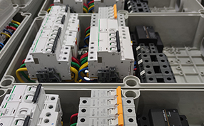 浪涌保护器与避雷器的区别-立即咨询--易造防雷